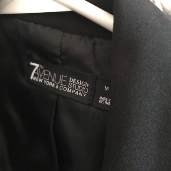 Gently Worn NY & Company Tuxedo Style Open Front Jacket/Blazer Black Size M - Picture 9 of 9